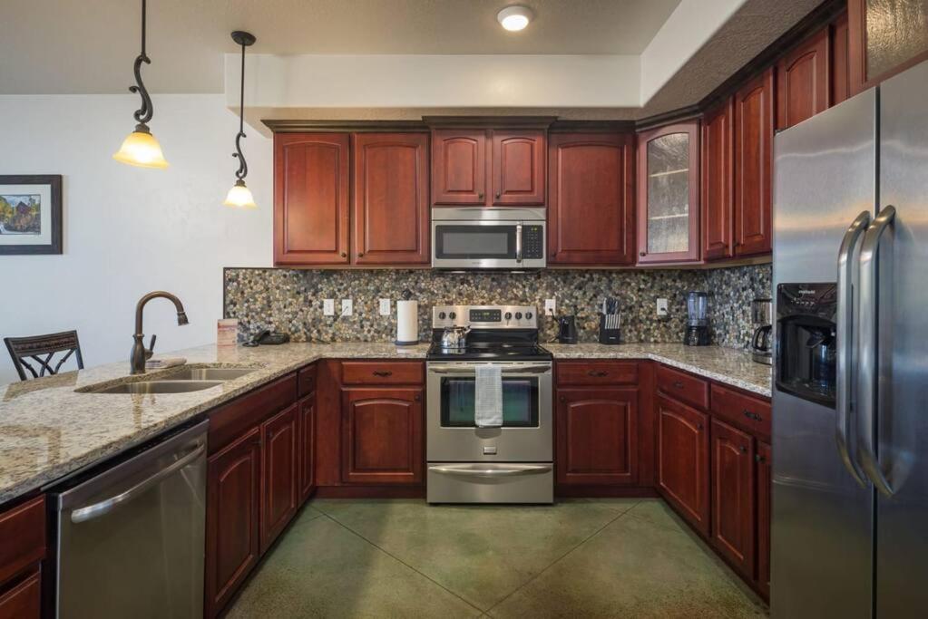 Luxury Downtown Rental Moab Exterior photo